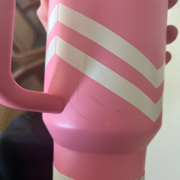 Stanley Pink Travel Mug with Clear Lid (with scratches) - Picture 6 of 6
